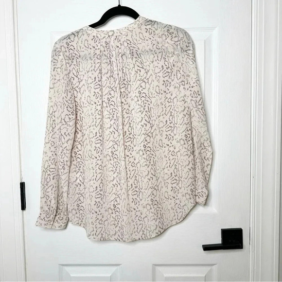 JOIE Peterson 100% Silk Light Pink Snakeskin Print Long Sleeve Blouse Size XS‎ - Picture 7 of 7